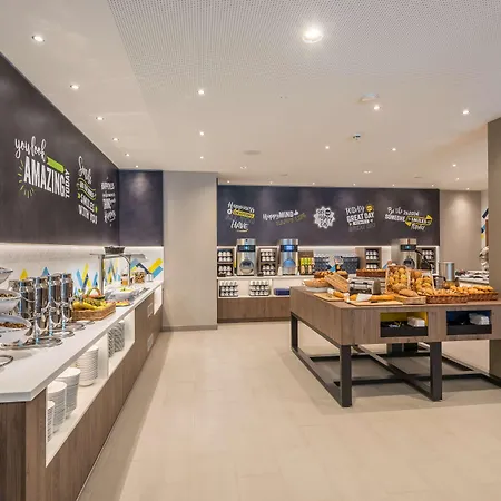 Hampton By Hilton West