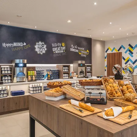 Hampton By Hilton West