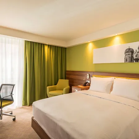 Hotel Hampton By Hilton West 3*