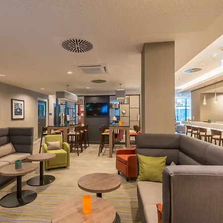 Hotel Hampton By Hilton West 3*