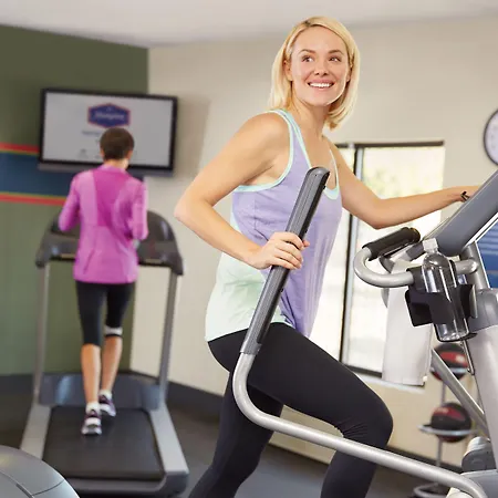 Hampton By Hilton West 호텔 3*