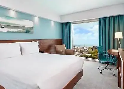 Hotel Hampton By Hilton West