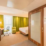 Hampton By Hilton West