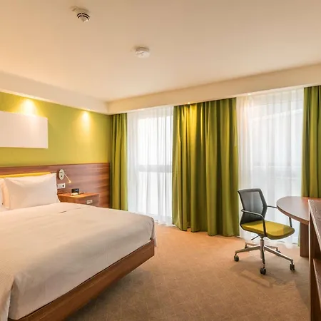 Hotel Hampton By Hilton West 3*