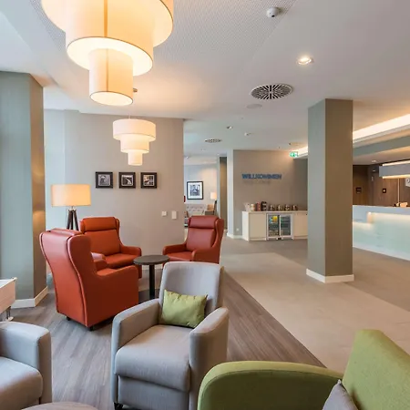 Hotel Hampton By Hilton West 3*