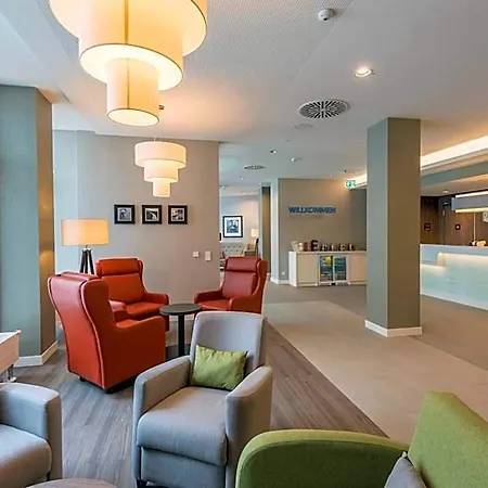 Hampton By Hilton West 3*
