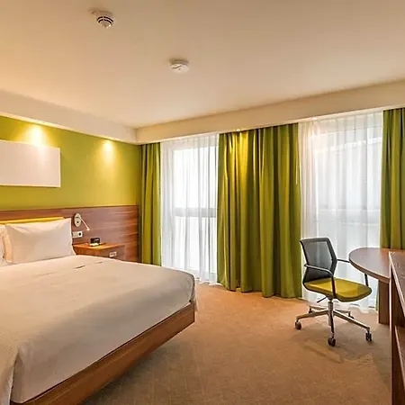 Hotel Hampton By Hilton West 3*
