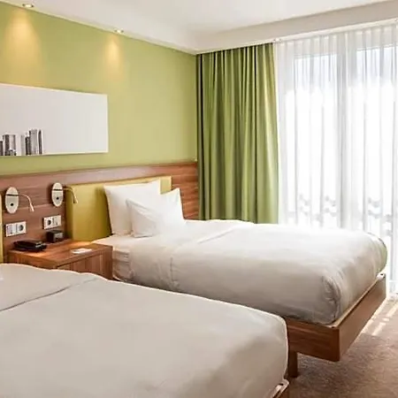 Hampton By Hilton West München