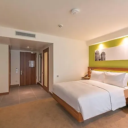 Hotel Hampton By Hilton West München
