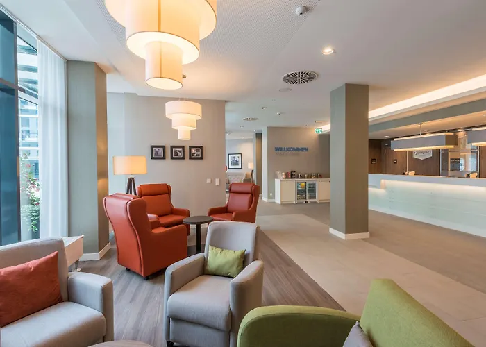 Hotel Hampton By Hilton West 3*
