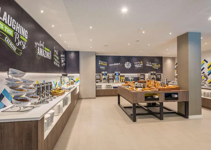 Hampton By Hilton West