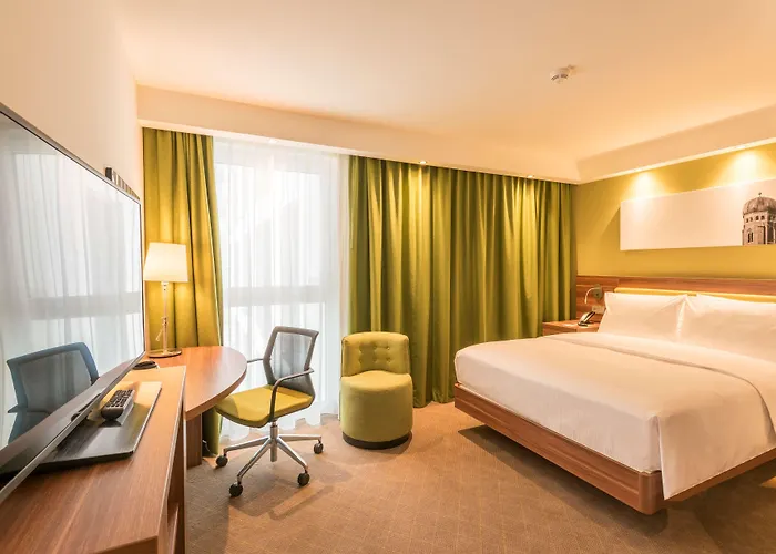 Hampton By Hilton West 3* München