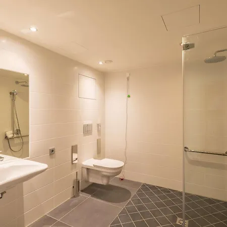 Hampton By Hilton West 3* ميونيخ